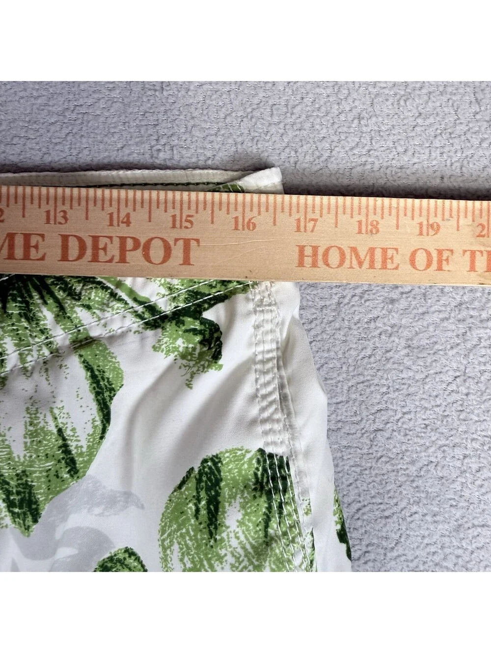 Vintage Y2K Abercrombie & Fitch Men Green & White Floral Cargo Swim Trunks Sz M